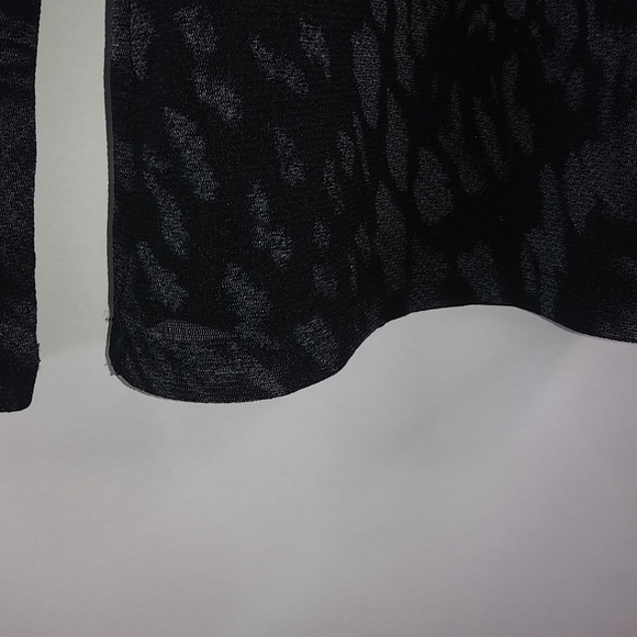 Bisou Bisou XL Black On Black Top Plus - Picture 4 of 7